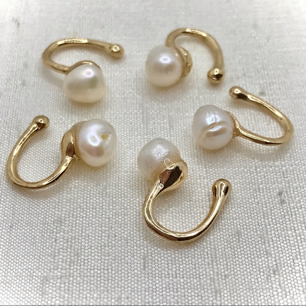 🤍BaubleBar Aleah Ear Cuff Set🤍 - Picture 6 of 7